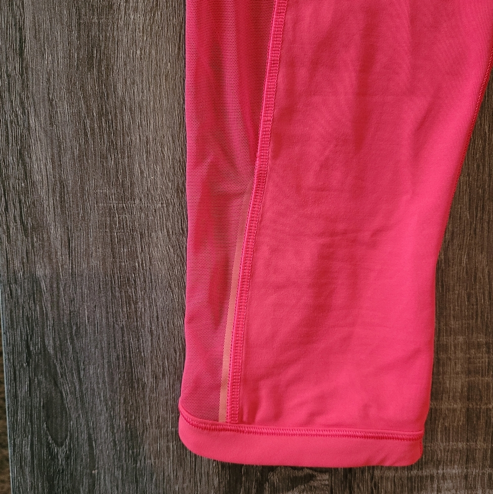 Lululemon Cropped Mesh Panel Leggings - Picture 2 of 8